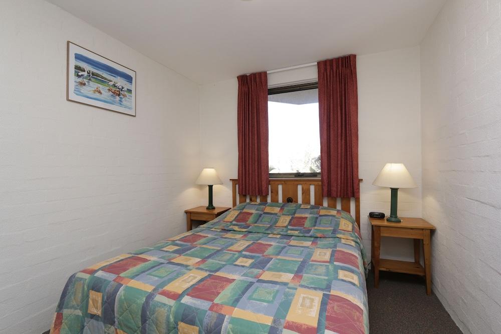 Atrium Hotel Mandurah Exterior photo